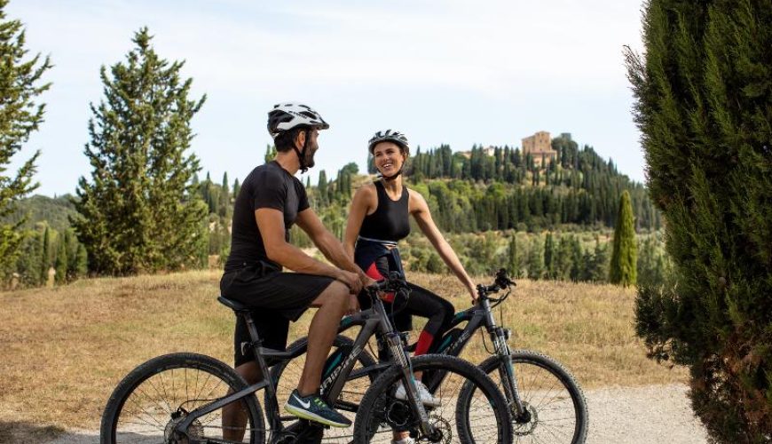 Castelfalfi Toskana Radtouren Luxus