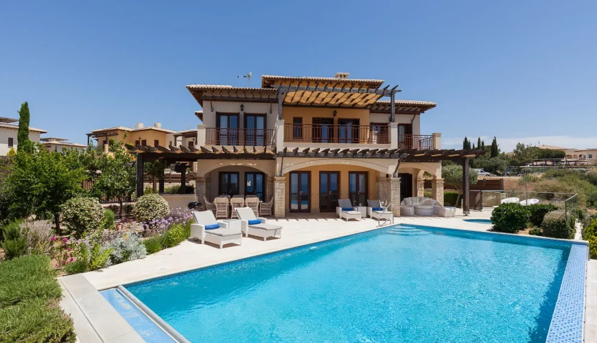 Mythos villa