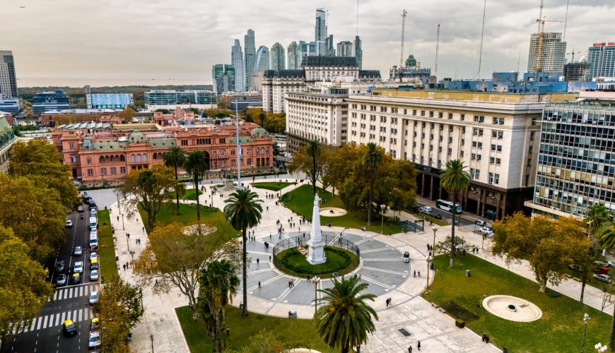 Buenos Aires Montevideo Plaza Mayo